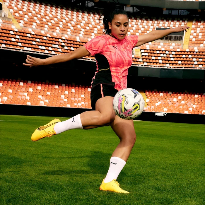 Puma King Ultimate FG/AG sun stream/puma black/sunset glow (Damen)