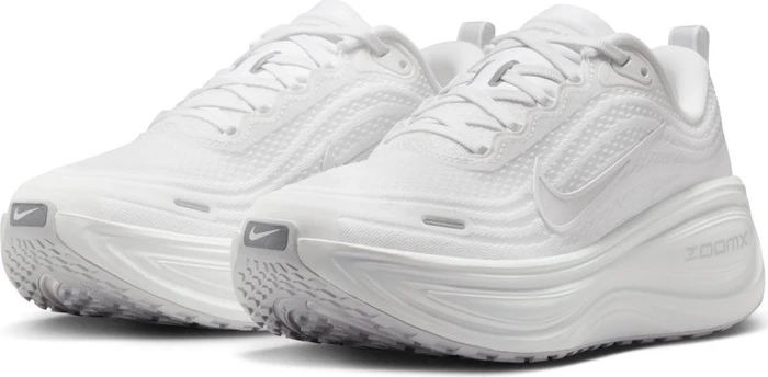 Nike Vomero Plus white/photon dust/metallic silver/summit white (Damen)